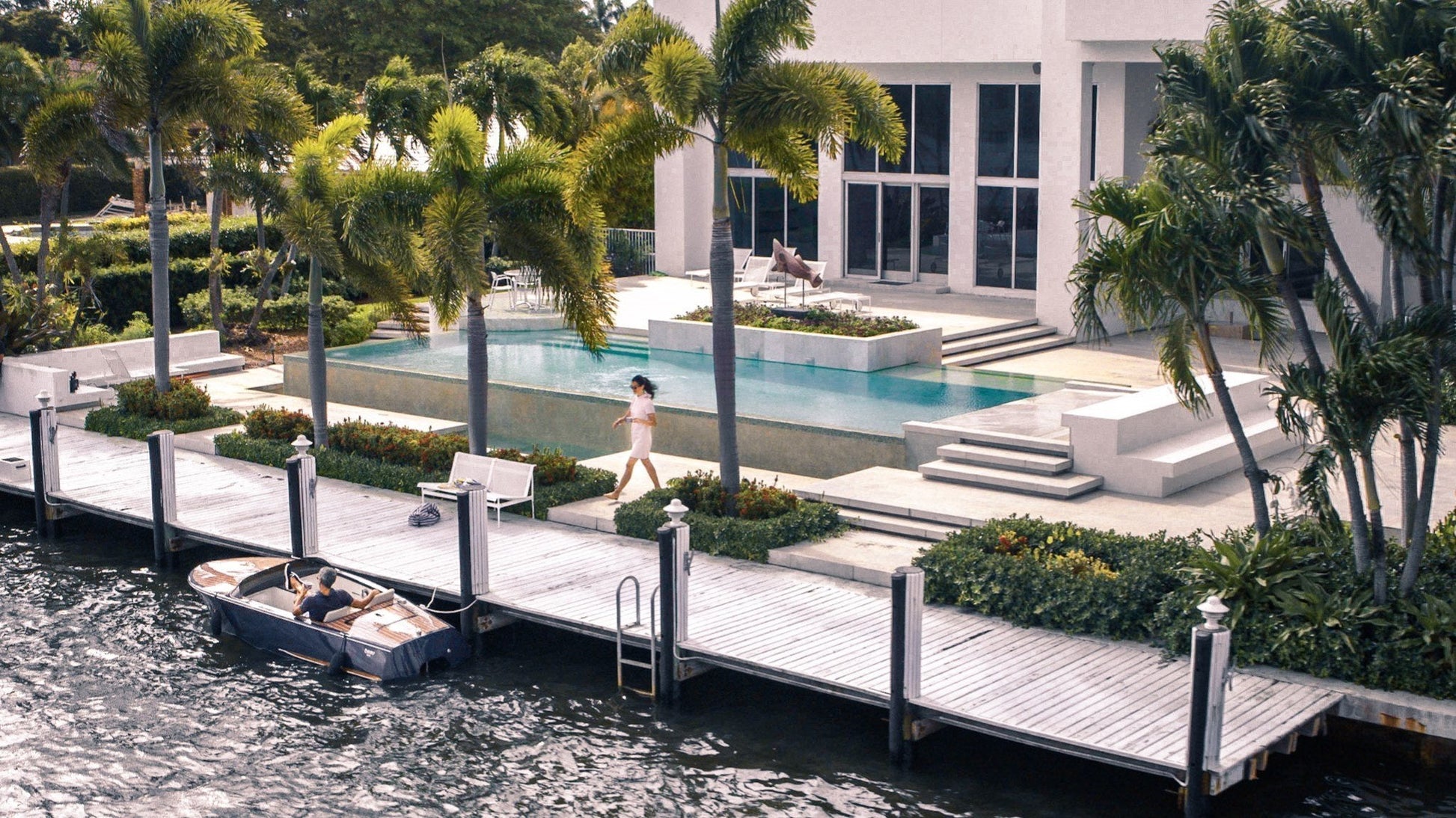 Beau Lake Electric Runabout - TheArsenale